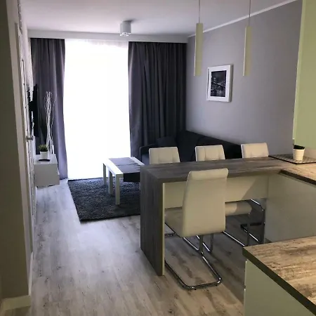 Lesne Tarasy Apartment *